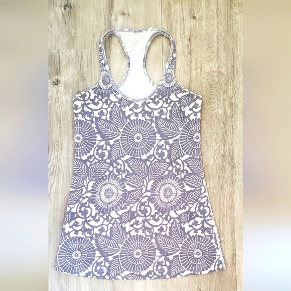 Lululemon Tank & Tote Beachy Floral White Fossil Wee Stripe Racerback Tank Top 2 - Picture 5 of 5